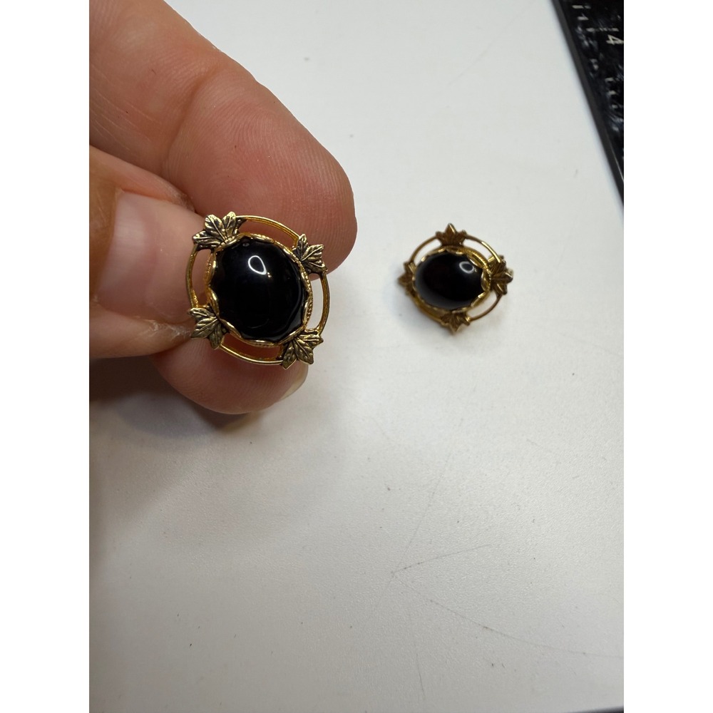 Vintage Gold Tone Black Cabochon Leaf Accent Clip On Earrings